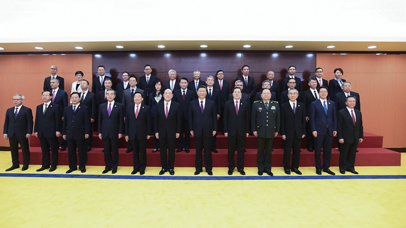 習(xí)近平會見澳門特別行政區(qū)新任行政、立法、司法機(jī)關(guān)負(fù)責(zé)人