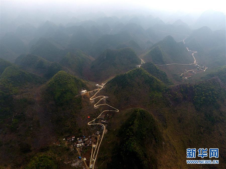 （壯麗70年·奮斗新時代——共和國發(fā)展成就巡禮）（10）人暢其行、貨暢其流——共和國交通運輸業(yè)發(fā)展成就巡禮