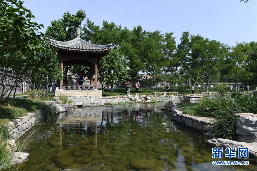 （走向我們的小康生活·圖文互動(dòng)）（3）小橋、流水、書(shū)香、人家——老北京胡同里的恬靜棲居