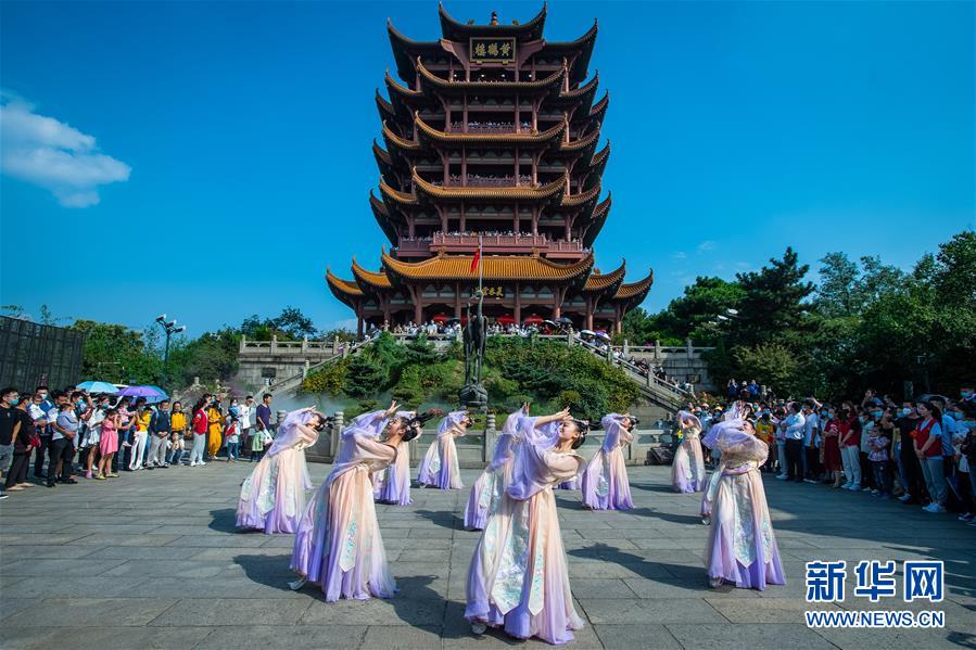 （新華全媒頭條·聚焦三季度經(jīng)濟·圖文互動）（1）逐季轉(zhuǎn)好 穩(wěn)定復蘇——透視中國經(jīng)濟“三季報”