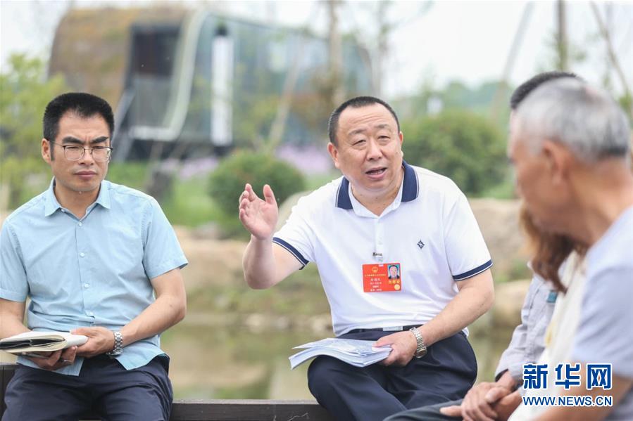 （新華全媒頭條·兩會精神看落實·圖文互動）（2）整體謀劃、系統(tǒng)升級、全面提升——落實全國兩會精神織牢織密公共衛(wèi)生防護網(wǎng)