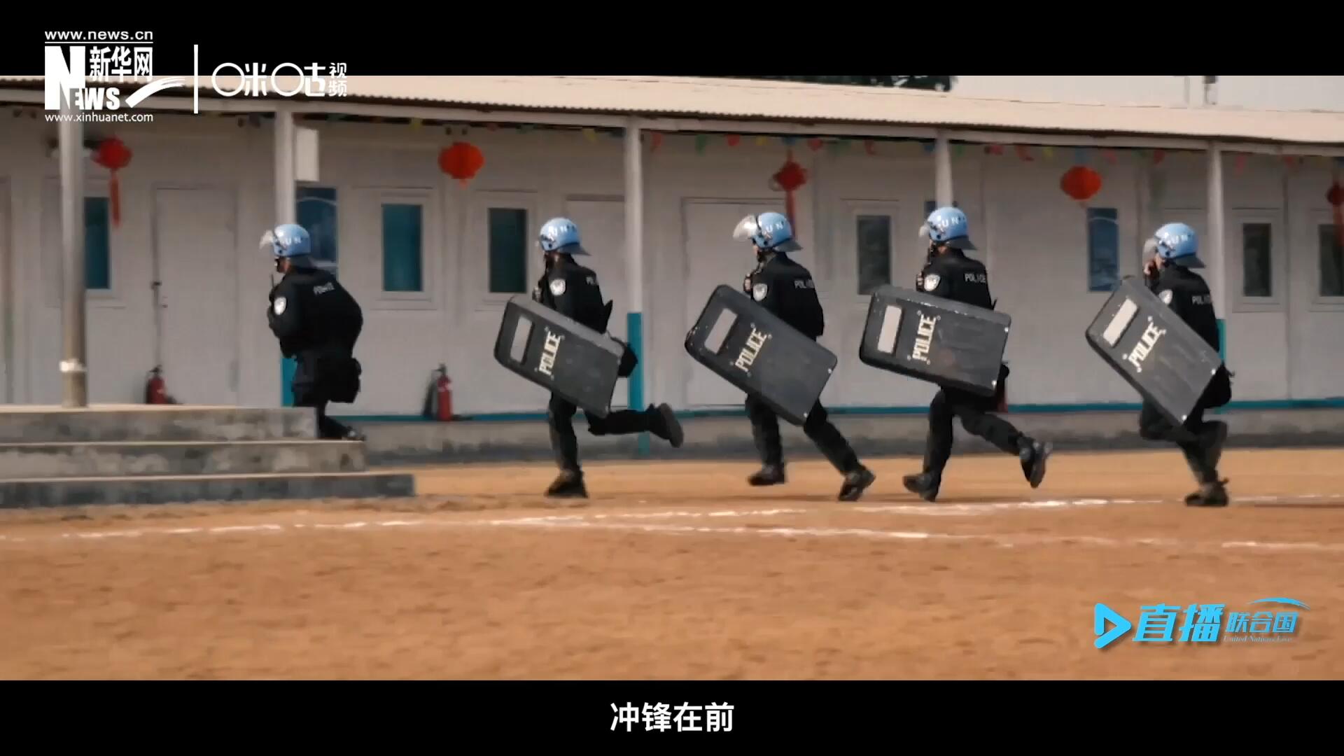 有這樣一支隊伍，他們不畏艱險，沖鋒在前，頭戴藍盔，為和平而戰(zhàn)，他們的名字叫做聯(lián)合國維和部隊。