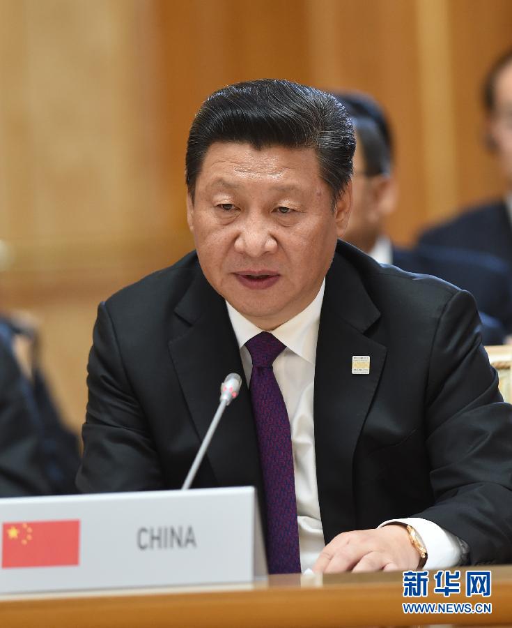 7月9日，金磚國家領(lǐng)導人第七次會晤在俄羅斯烏法舉行。中國國家主席習近平、俄羅斯總統(tǒng)普京、巴西總統(tǒng)羅塞夫、印度總理莫迪、南非總統(tǒng)祖馬出席。這是習近平發(fā)表題為《共建伙伴關(guān)系　共創(chuàng)美好未來》的主旨講話。新華社記者 饒愛民 攝 